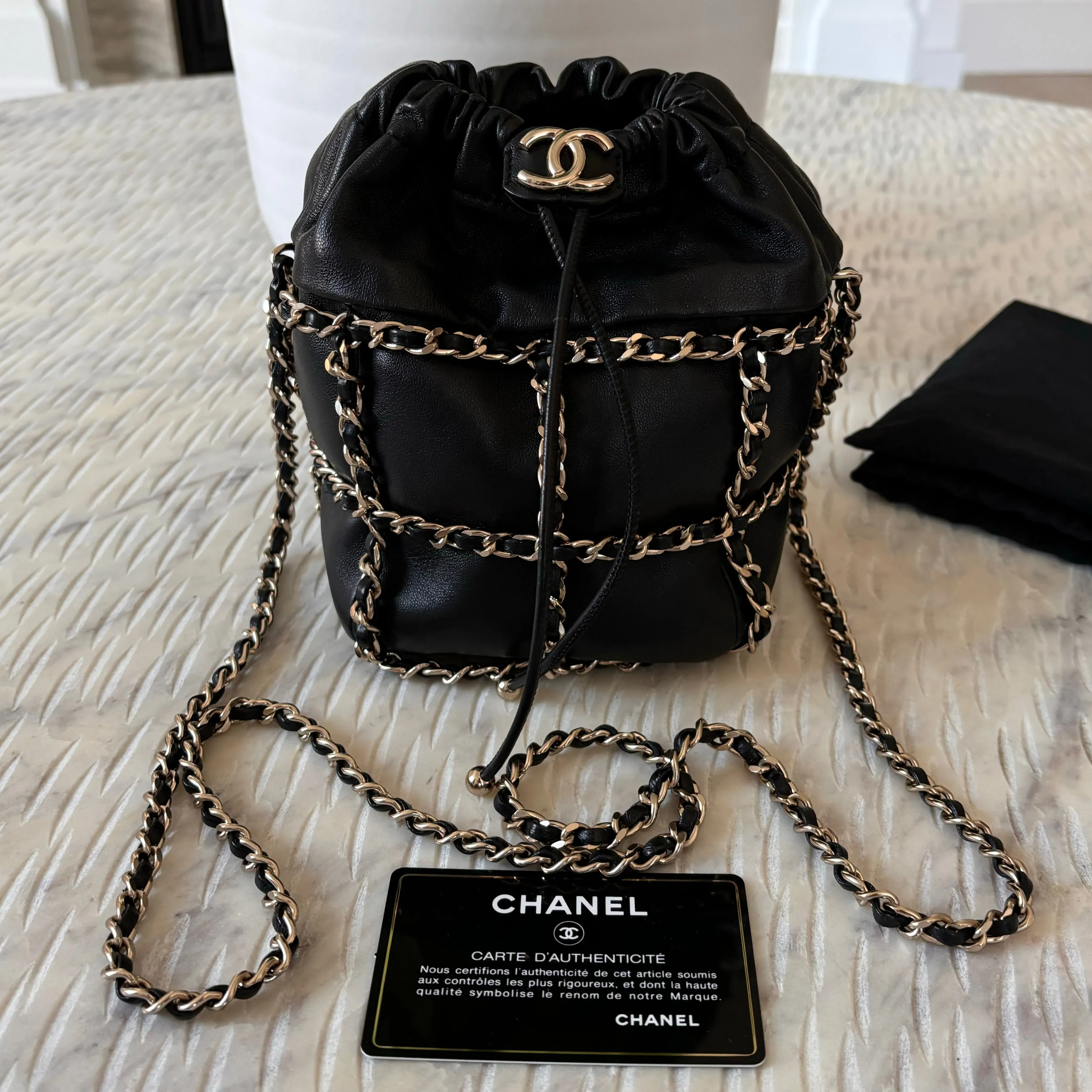 Chanel 2019/20 BLACK LEATHER CHAIN DETAILED BUCKET BAG