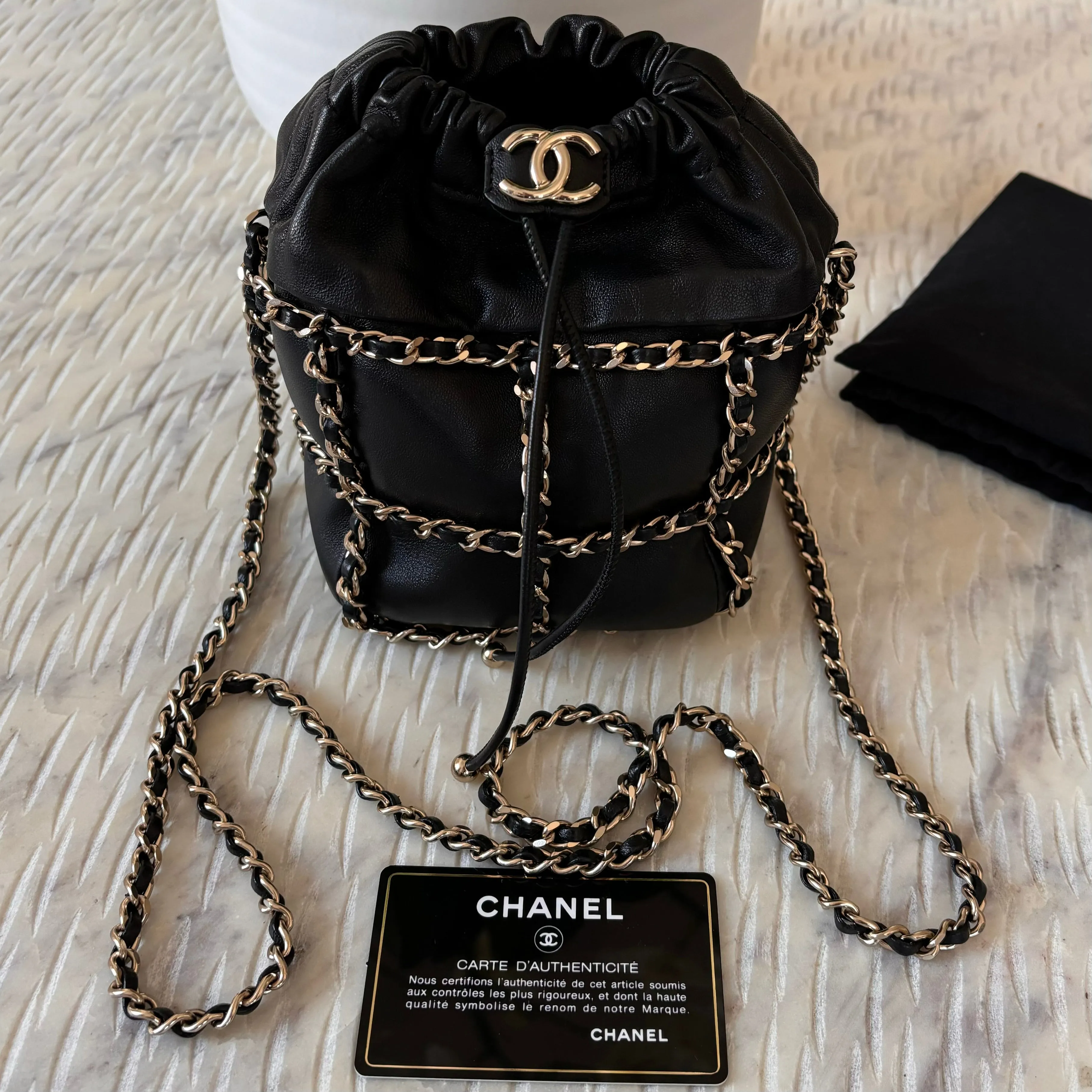 Chanel 2019/20 BLACK LEATHER CHAIN DETAILED BUCKET BAG