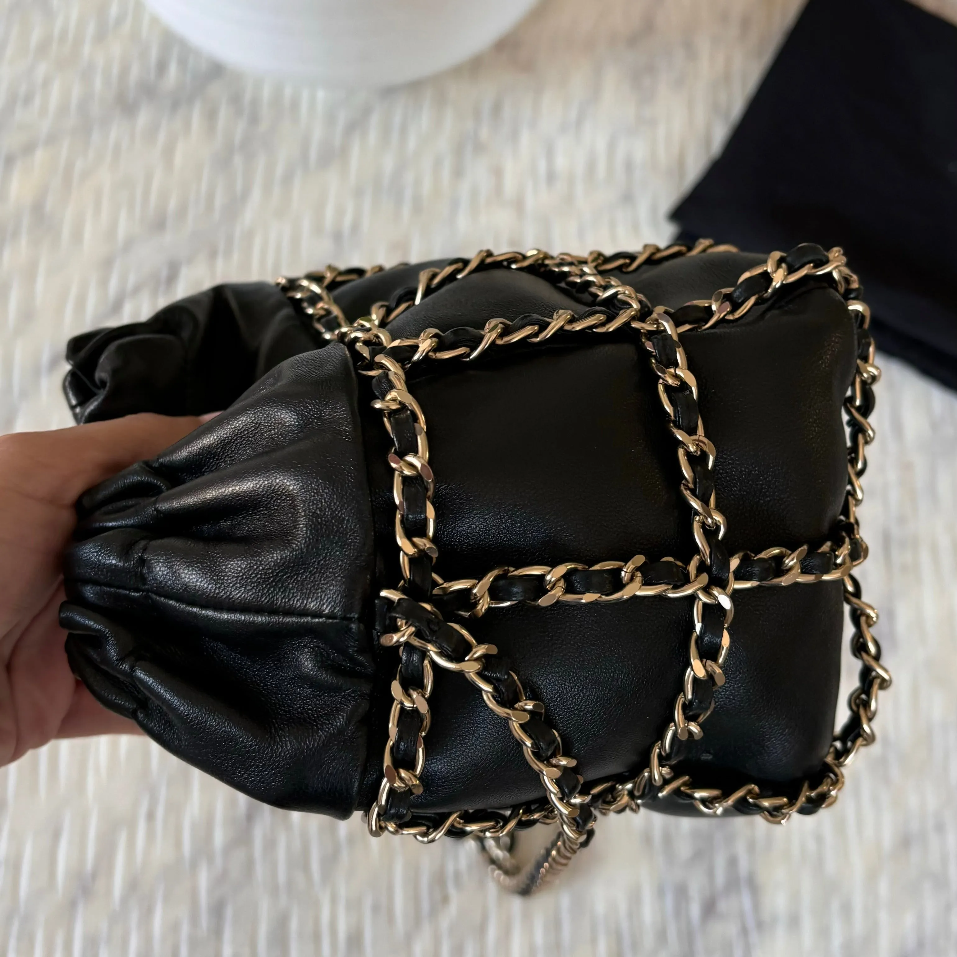 Chanel 2019/20 BLACK LEATHER CHAIN DETAILED BUCKET BAG