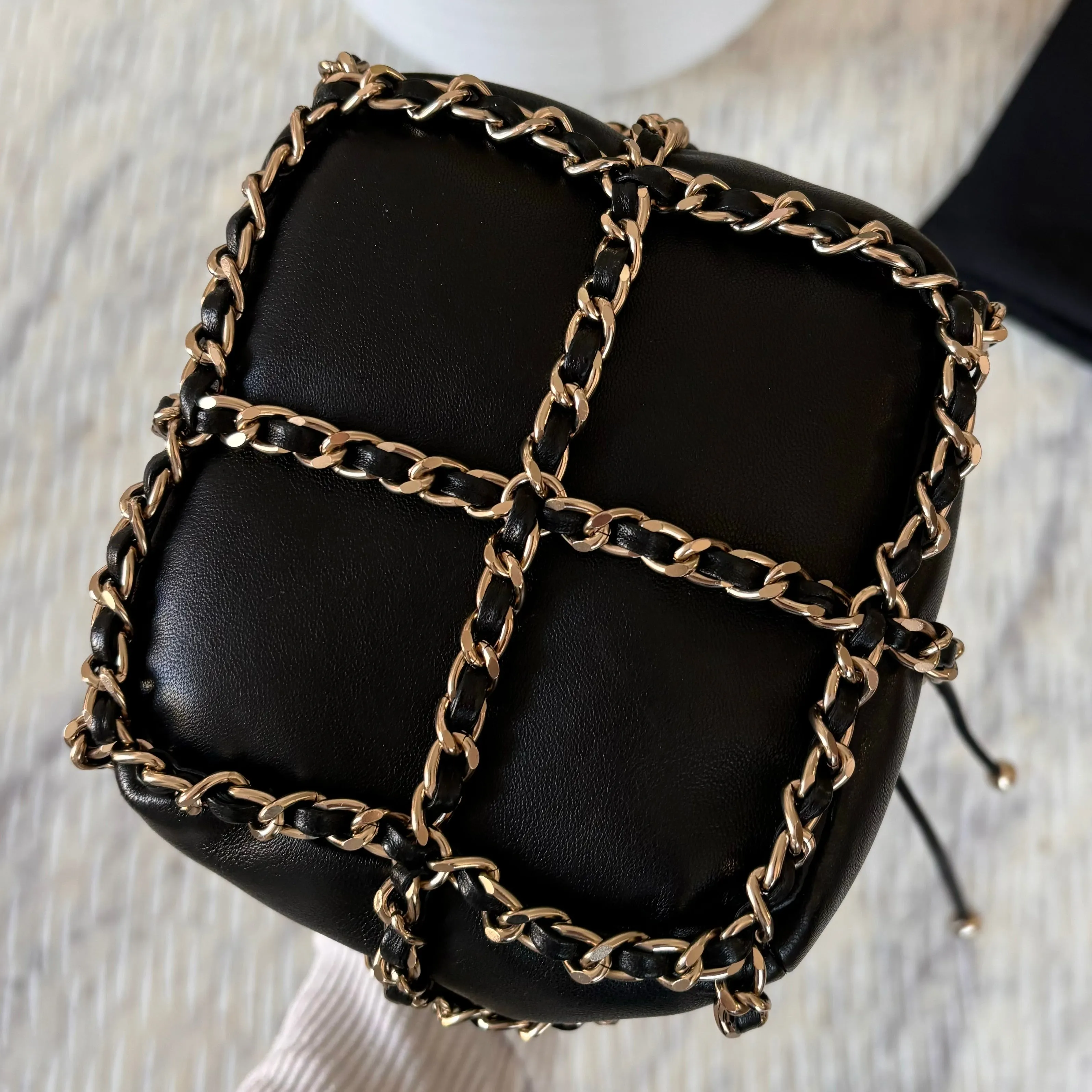 Chanel 2019/20 BLACK LEATHER CHAIN DETAILED BUCKET BAG