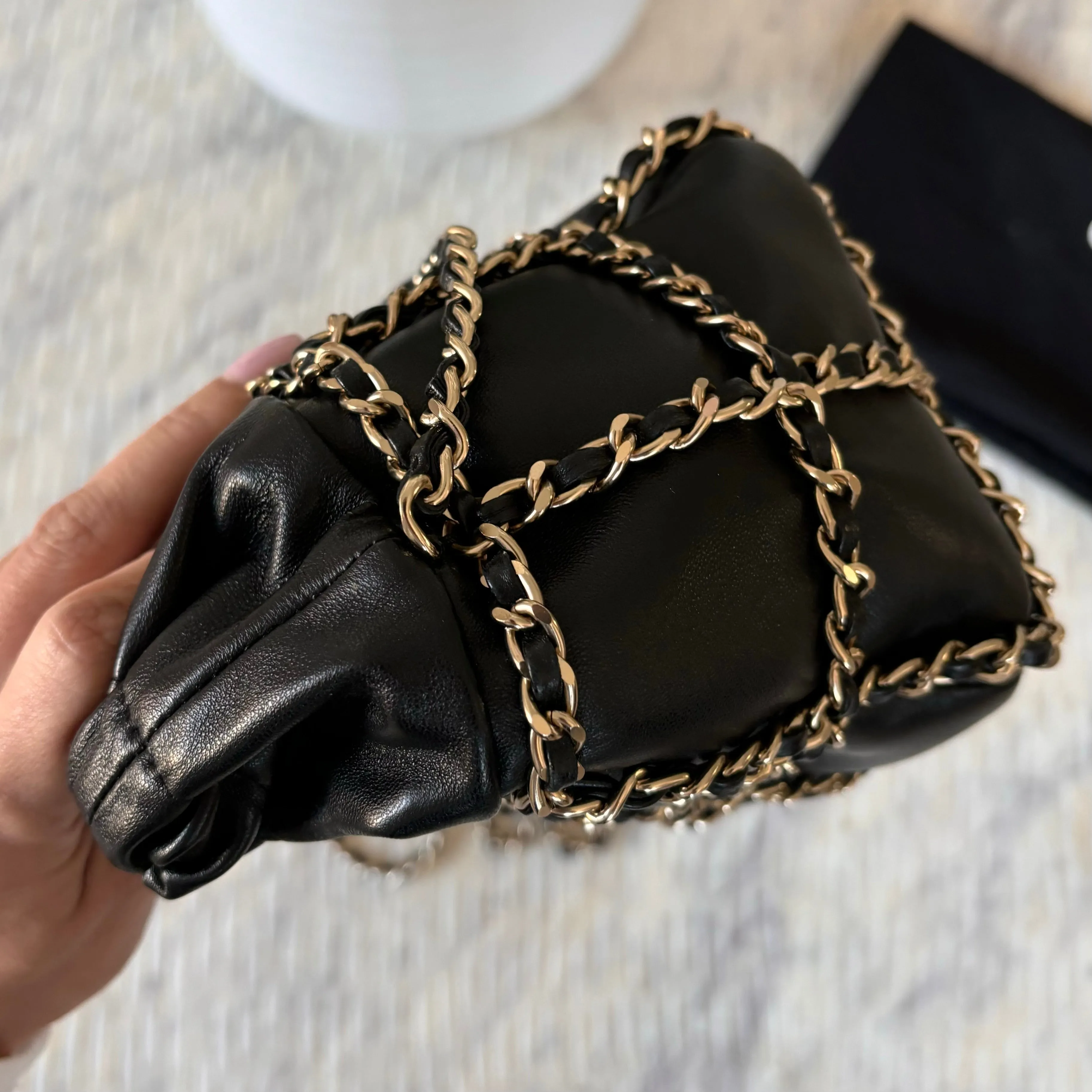 Chanel 2019/20 BLACK LEATHER CHAIN DETAILED BUCKET BAG